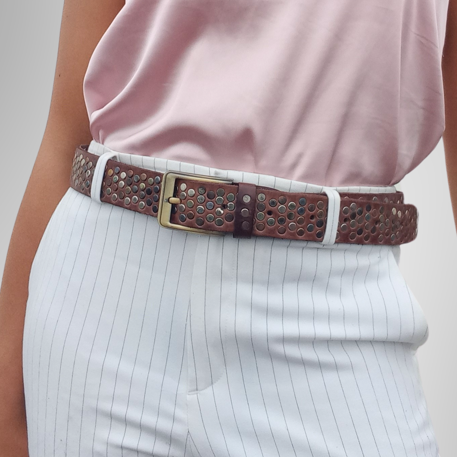 Ceinture en cuir à rivets cloutés