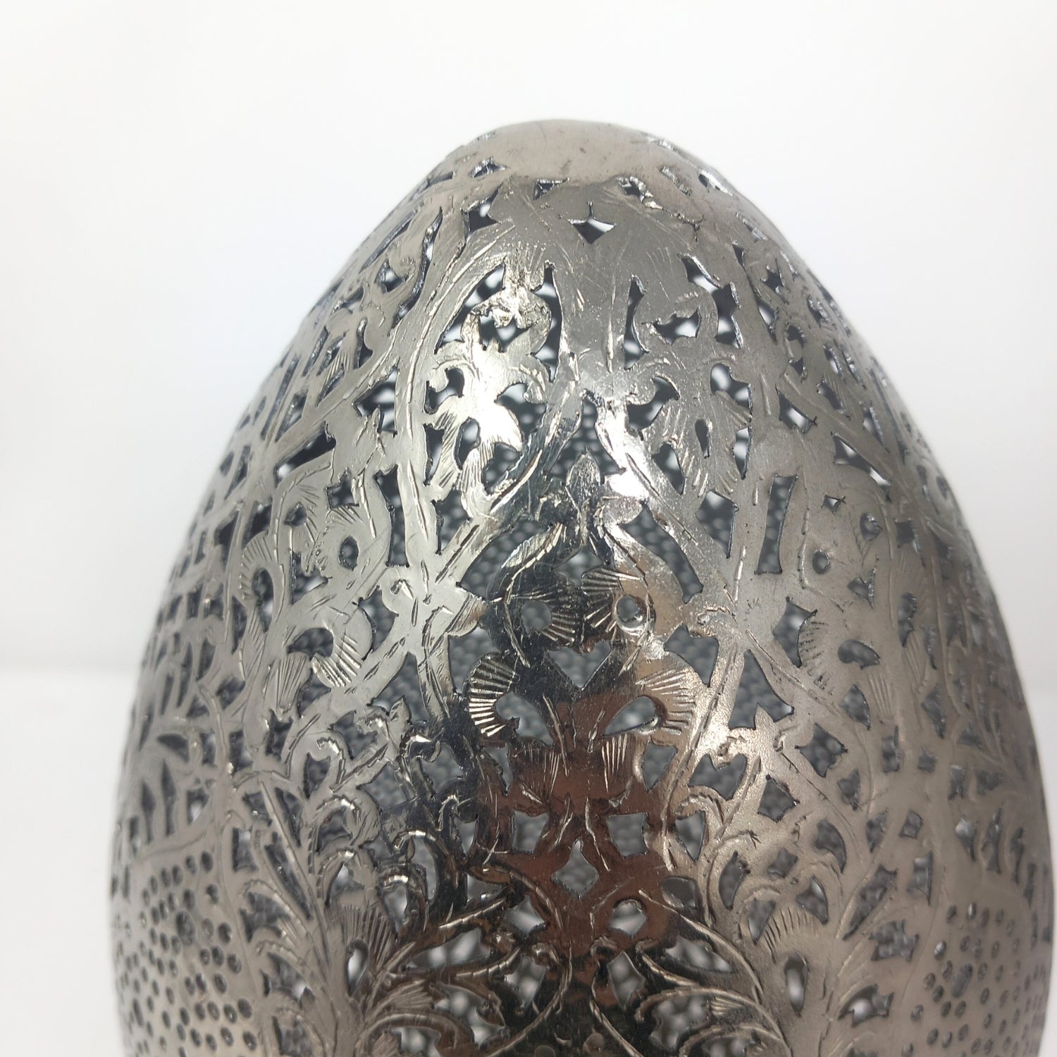 Silver Brass patterned Filigree table lamp egg shape - Artisan Stories