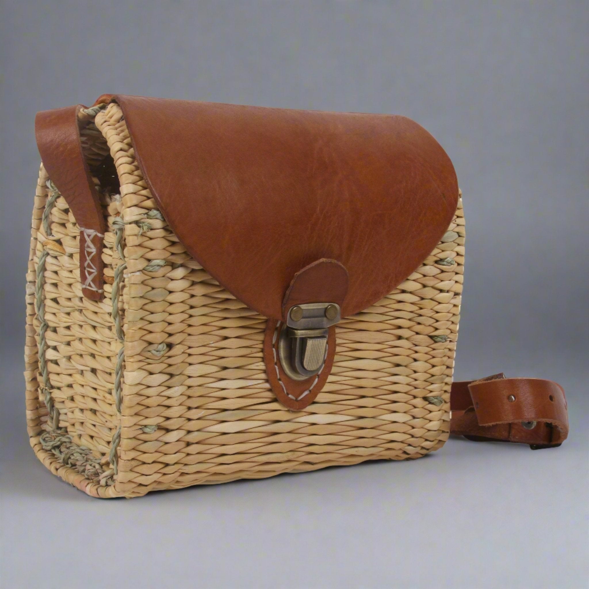 Wicker Crossbody Box Bag With Leather Straps and Flap - Artisan Stories